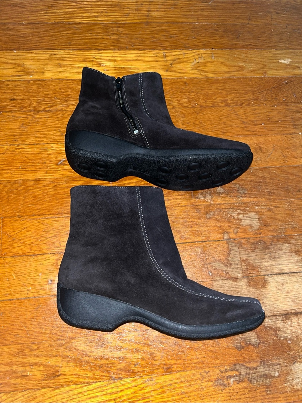 Clarks Women's Zip Black Suede Wedge Ankle Boots Shoes #75171 Sz 8.5 Wide W